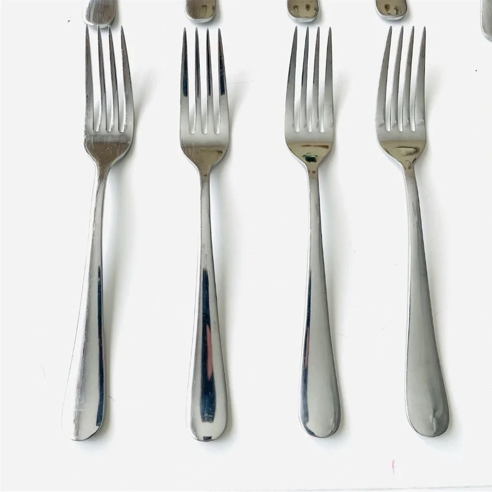 Reed & Barton Stainless 18/0 Flatware 16 Pieces